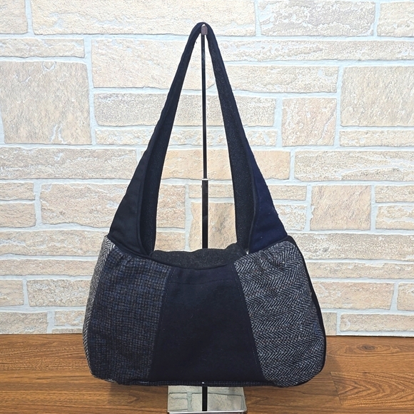 BAABAAZUZU Wool Upcycle Bag - Picture 4 of 9